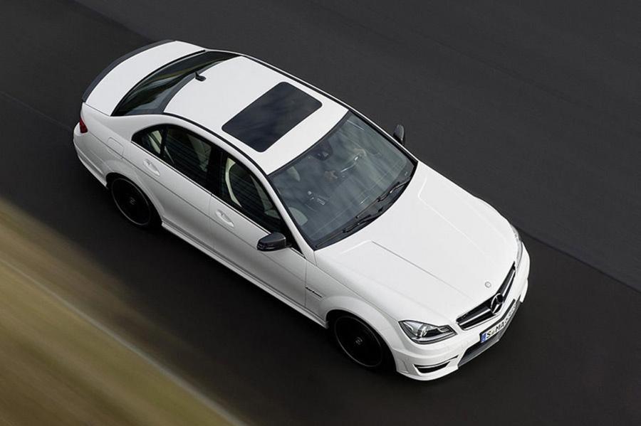  Mercedes-Benz C63 AMG 2012 года  (фото 31 из 40)